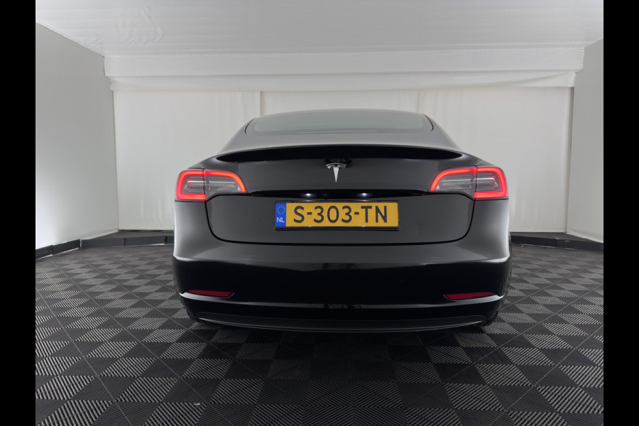 Tesla Model 3 RWD 60 kWh [ 3-Fase-11kW ] {SoH-88%} (INCL-BTW) Aut. *PANO | LEATHER | KEYLESS | FULL-LED | MEMORY-PACK | TOPVIEW | DAB | CARPLAY | DIGI-COCKPIT | LANE-ASSIST | HEATED-COMFORTSEATS | AUTOPILOT | 19"ALU*