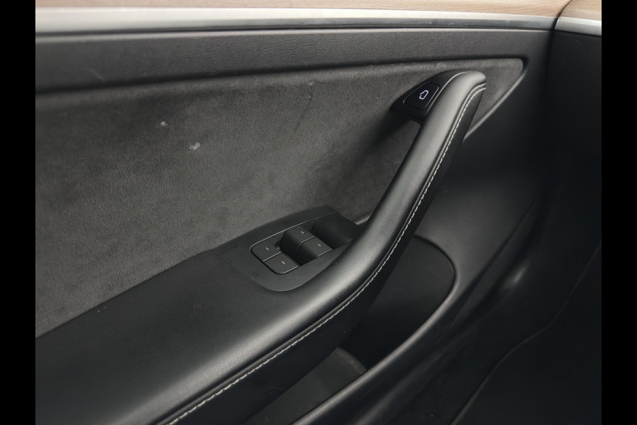 Tesla Model 3 RWD 60 kWh [ 3-Fase-11kW ] {SoH-88%} (INCL-BTW) Aut. *PANO | LEATHER | KEYLESS | FULL-LED | MEMORY-PACK | TOPVIEW | DAB | CARPLAY | DIGI-COCKPIT | LANE-ASSIST | HEATED-COMFORTSEATS | AUTOPILOT | 19"ALU*