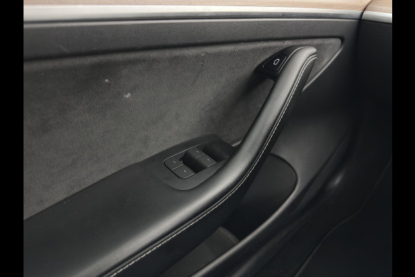 Tesla Model 3 RWD 60 kWh [ 3-Fase-11kW ] {SoH-88%} (INCL-BTW) Aut. *PANO | LEATHER | KEYLESS | FULL-LED | MEMORY-PACK | TOPVIEW | DAB | CARPLAY | DIGI-COCKPIT | LANE-ASSIST | HEATED-COMFORTSEATS | AUTOPILOT | 19"ALU*