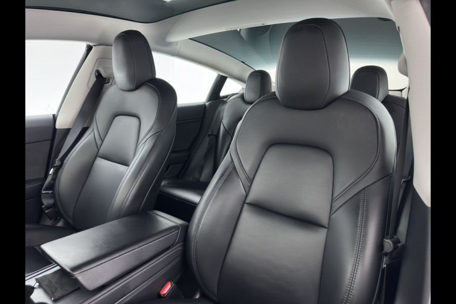 Tesla Model 3 RWD 60 kWh [ 3-Fase-11kW ] {SoH-88%} (INCL-BTW) Aut. *PANO | LEATHER | KEYLESS | FULL-LED | MEMORY-PACK | TOPVIEW | DAB | CARPLAY | DIGI-COCKPIT | LANE-ASSIST | HEATED-COMFORTSEATS | AUTOPILOT | 19"ALU*