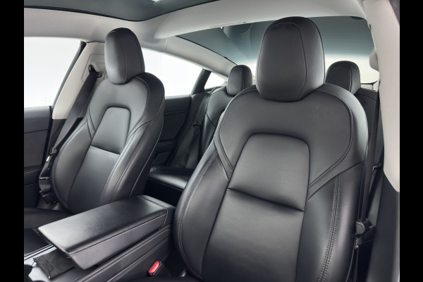 Tesla Model 3 RWD 60 kWh [ 3-Fase-11kW ] {SoH-88%} (INCL-BTW) Aut. *PANO | LEATHER | KEYLESS | FULL-LED | MEMORY-PACK | TOPVIEW | DAB | CARPLAY | DIGI-COCKPIT | LANE-ASSIST | HEATED-COMFORTSEATS | AUTOPILOT | 19"ALU*