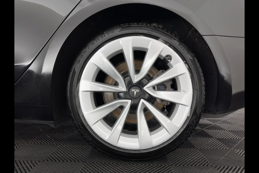 Tesla Model 3 RWD 60 kWh [ 3-Fase-11kW ] {SoH-88%} (INCL-BTW) Aut. *PANO | LEATHER | KEYLESS | FULL-LED | MEMORY-PACK | TOPVIEW | DAB | CARPLAY | DIGI-COCKPIT | LANE-ASSIST | HEATED-COMFORTSEATS | AUTOPILOT | 19"ALU*