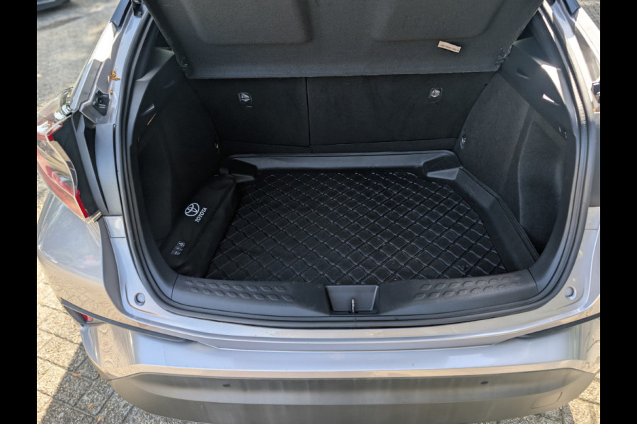 Toyota C-HR Toyota C-HR 1.8 Hybrid Bi-Tone, Rijklaarprijs / 12 mnd garanti
