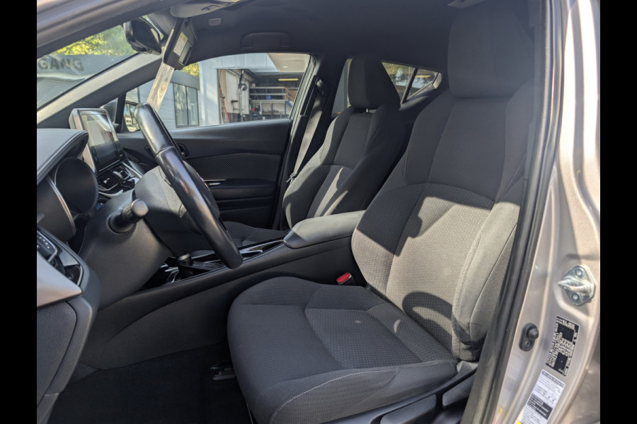 Toyota C-HR Toyota C-HR 1.8 Hybrid Bi-Tone, Rijklaarprijs / 12 mnd garanti