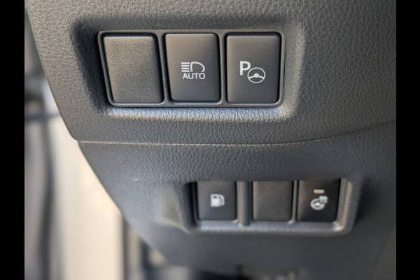 Toyota C-HR Toyota C-HR 1.8 Hybrid Bi-Tone, Rijklaarprijs / 12 mnd garanti
