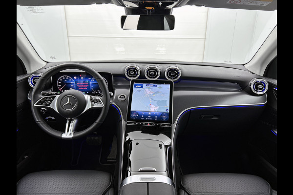 Mercedes-Benz GLC 300 e 4MATIC Plug-In Hybride | Trekhaak | Memory voorstoelen | Stuur en Stoelverwarming | Dode Hoek Ass. | CarPlay | Inclusief 24 maanden MB Certified garantie voor Europa.