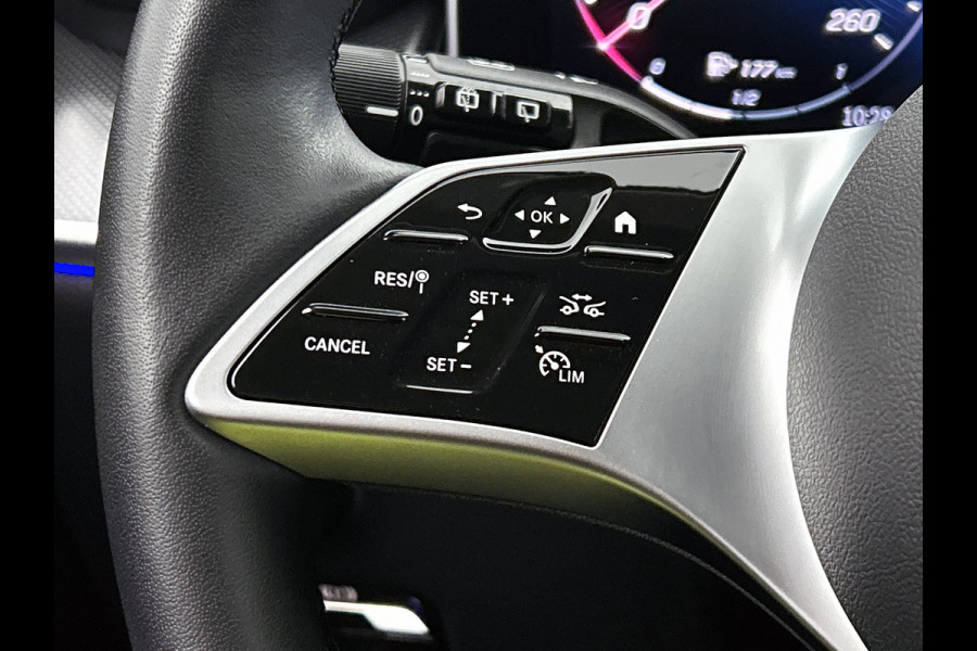 Mercedes-Benz GLC 300 e 4MATIC Plug-In Hybride | Trekhaak | Memory voorstoelen | Stuur en Stoelverwarming | Dode Hoek Ass. | CarPlay | Inclusief 24 maanden MB Certified garantie voor Europa.