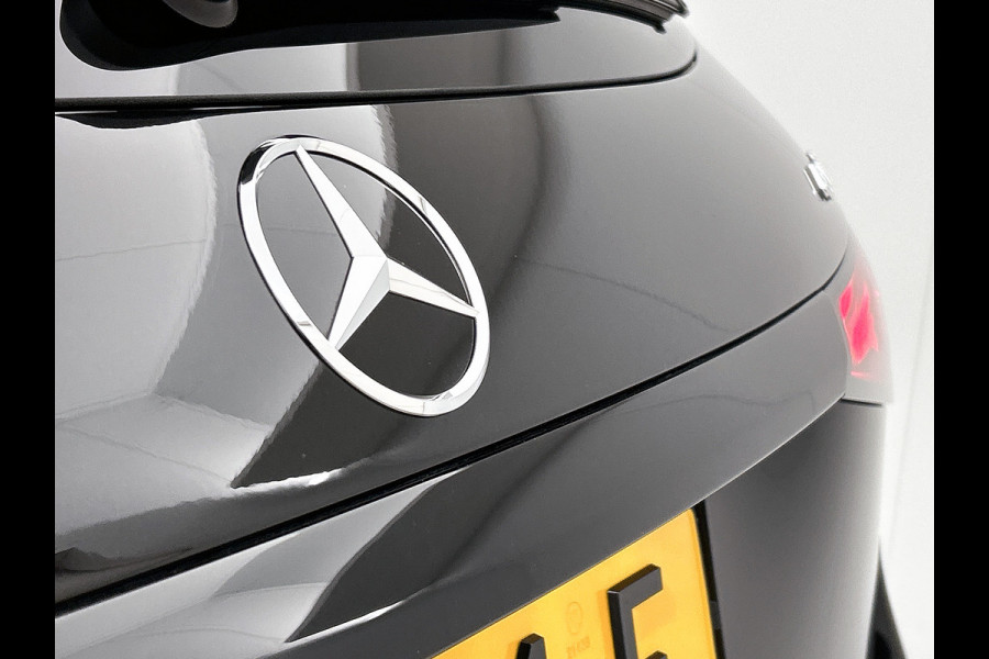 Mercedes-Benz GLC 300 e 4MATIC Plug-In Hybride | Trekhaak | Memory voorstoelen | Stuur en Stoelverwarming | Dode Hoek Ass. | CarPlay | Inclusief 24 maanden MB Certified garantie voor Europa.