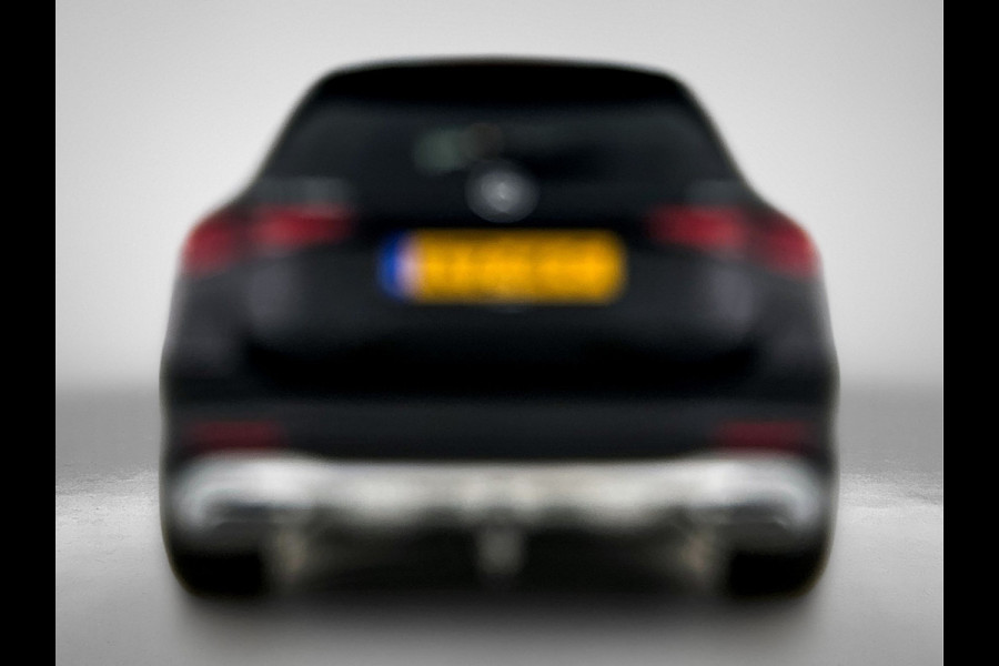 Mercedes-Benz GLC 300 e 4MATIC Plug-In Hybride | Trekhaak | Memory voorstoelen | Stuur en Stoelverwarming | Dode Hoek Ass. | CarPlay | Inclusief 24 maanden MB Certified garantie voor Europa.