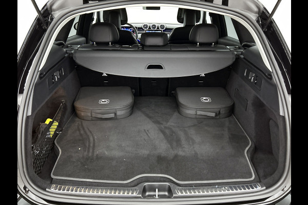 Mercedes-Benz GLC 300 e 4MATIC Plug-In Hybride | Trekhaak | Memory voorstoelen | Stuur en Stoelverwarming | Dode Hoek Ass. | CarPlay | Inclusief 24 maanden MB Certified garantie voor Europa.