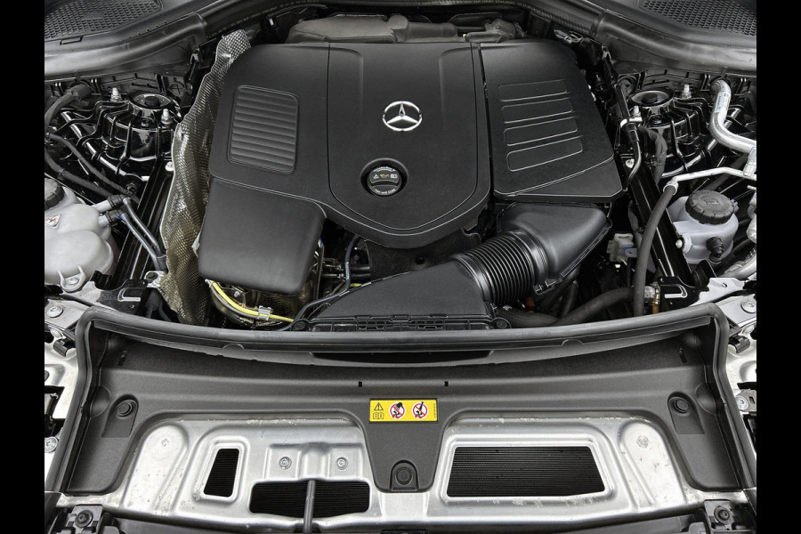 Mercedes-Benz GLC 300 e 4MATIC Plug-In Hybride | Trekhaak | Memory voorstoelen | Stuur en Stoelverwarming | Dode Hoek Ass. | CarPlay | Inclusief 24 maanden MB Certified garantie voor Europa.
