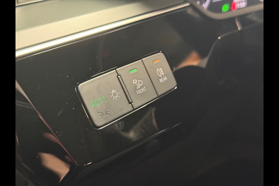 Audi e-tron 55 quattro edition 95 kWh | Parkeersensoren | NAP | Led | Carplay
