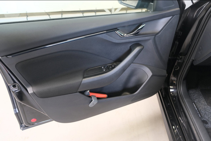 Škoda Kamiq 1.0 TSI Business Edition - N.A.P. Airco, Cruise, PDC, Carplay, Trekhaak.