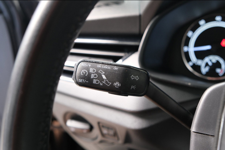 Škoda Kamiq 1.0 TSI Business Edition - N.A.P. Airco, Cruise, PDC, Carplay, Trekhaak.