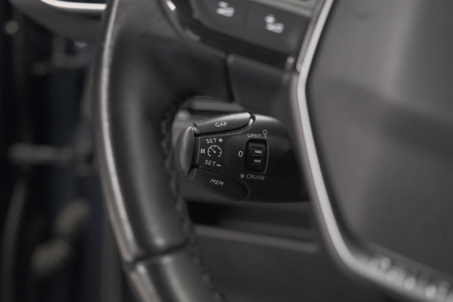 Peugeot 5008 PureTech 130 EAT8 Crossway | Trekhaak | Camera | Navigatie | Apple Carplay