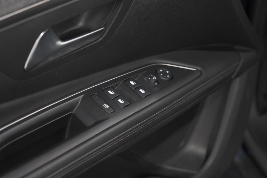 Peugeot 5008 PureTech 130 EAT8 Crossway | Trekhaak | Camera | Navigatie | Apple Carplay