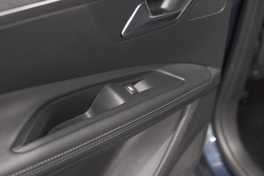 Peugeot 5008 PureTech 130 EAT8 Crossway | Trekhaak | Camera | Navigatie | Apple Carplay
