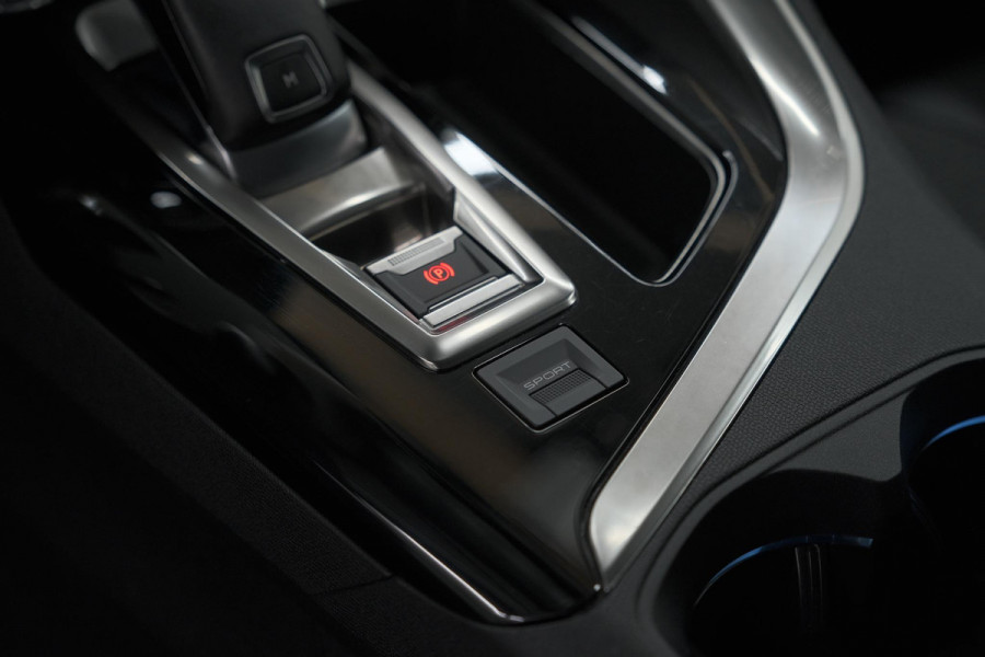 Peugeot 5008 PureTech 130 EAT8 Crossway | Trekhaak | Camera | Navigatie | Apple Carplay