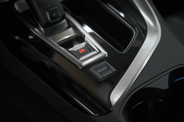 Peugeot 5008 PureTech 130 EAT8 Crossway | Trekhaak | Camera | Navigatie | Apple Carplay
