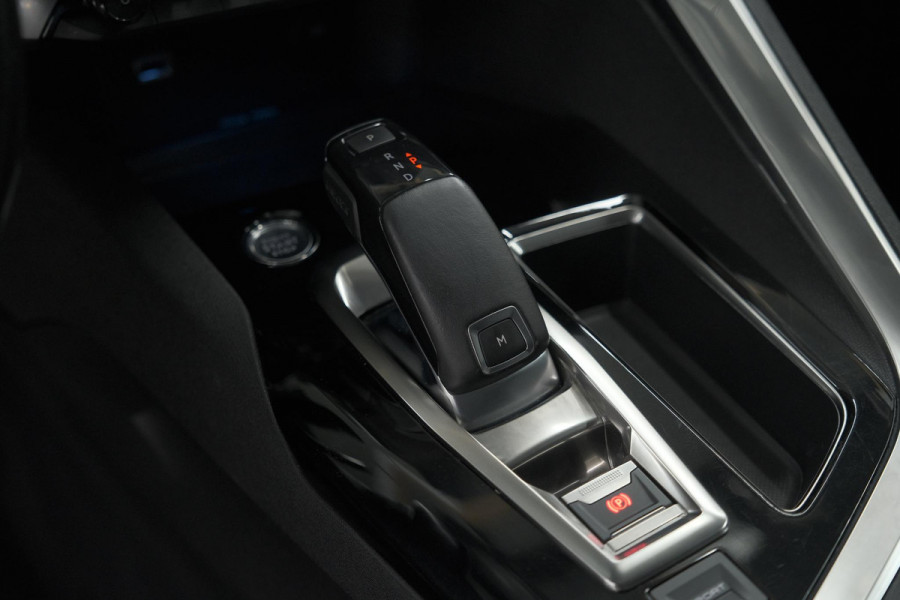 Peugeot 5008 PureTech 130 EAT8 Crossway | Trekhaak | Camera | Navigatie | Apple Carplay