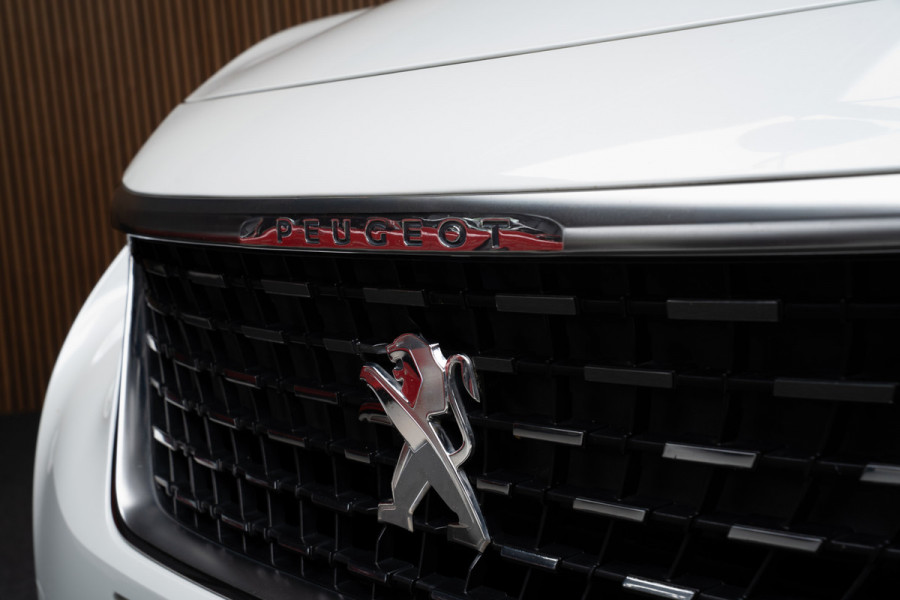 Peugeot 3008 1.2 PureT. GT Line Panodak Navi Camera Climate PDC Stoelverwarming Keyless Entry & Go Cruise C. LM velgen Afneembaar trekhaak