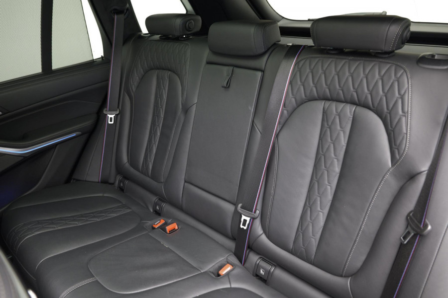 BMW X5 M60i xDrive |Pano|SkyLounge|Carbon|Massage|
