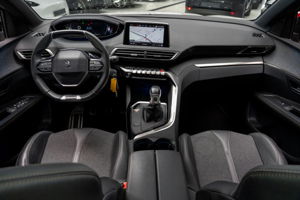 Peugeot 3008 1.2 PureT. GT Line Panodak Navi Camera Climate PDC Stoelverwarming Keyless Entry & Go Cruise C. LM velgen Afneembaar trekhaak
