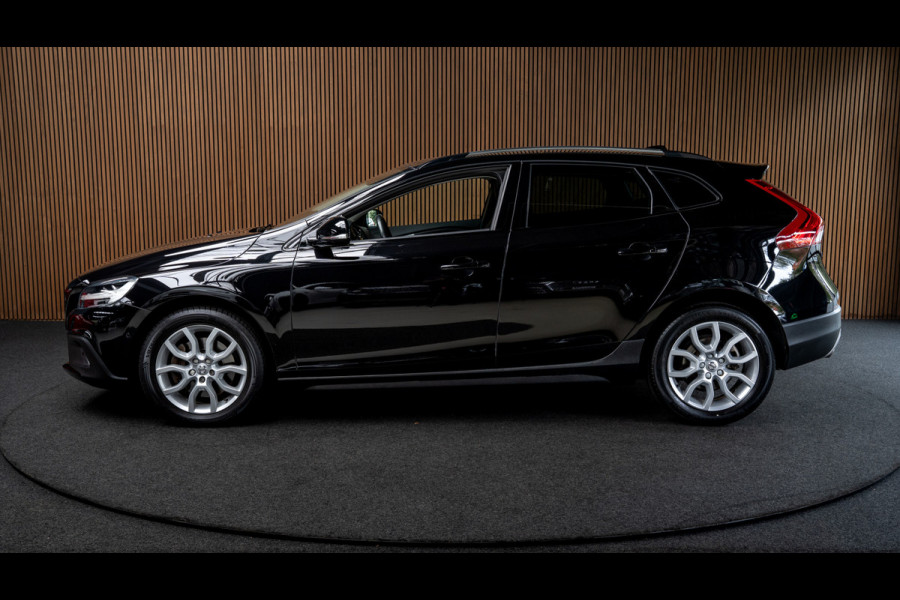 Volvo V40 Cross Country 1.5 T3 Leer Panodak Harman K. Camera Navi PDC Stoelverwarming Climate C. Cruise C. LM velgen
