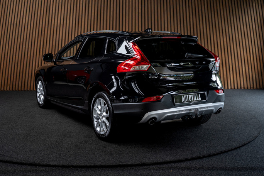 Volvo V40 Cross Country 1.5 T3 Leer Panodak Harman K. Camera Navi PDC Stoelverwarming Climate C. Cruise C. LM velgen