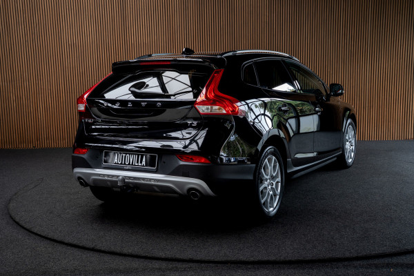 Volvo V40 Cross Country 1.5 T3 Leer Panodak Harman K. Camera Navi PDC Stoelverwarming Climate C. Cruise C. LM velgen