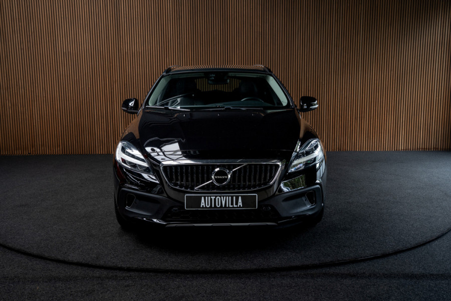 Volvo V40 Cross Country 1.5 T3 Leer Panodak Harman K. Camera Navi PDC Stoelverwarming Climate C. Cruise C. LM velgen