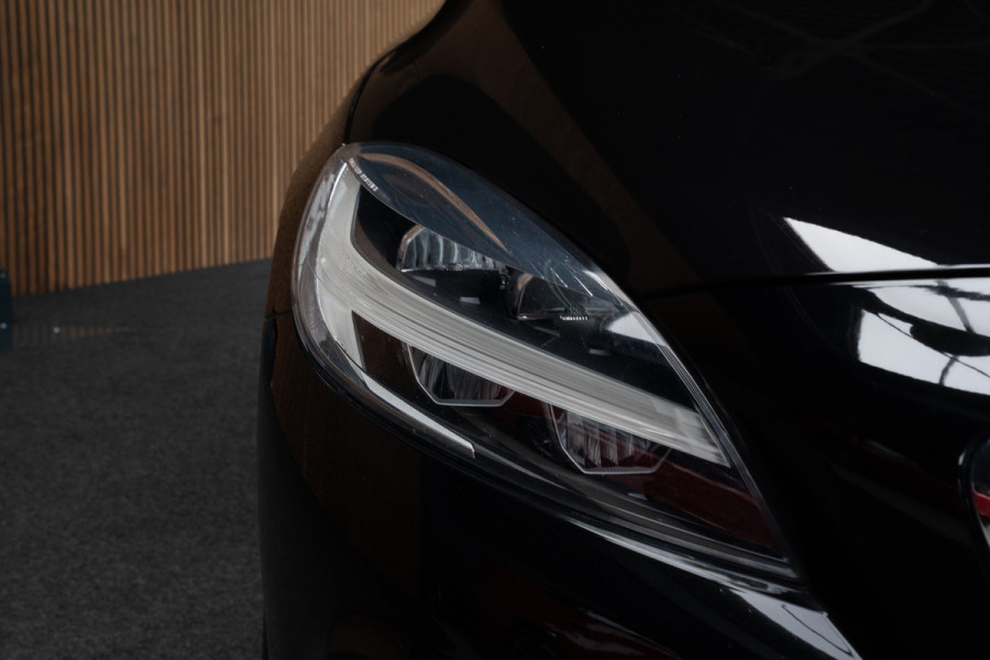 Volvo V40 Cross Country 1.5 T3 Leer Panodak Harman K. Camera Navi PDC Stoelverwarming Climate C. Cruise C. LM velgen