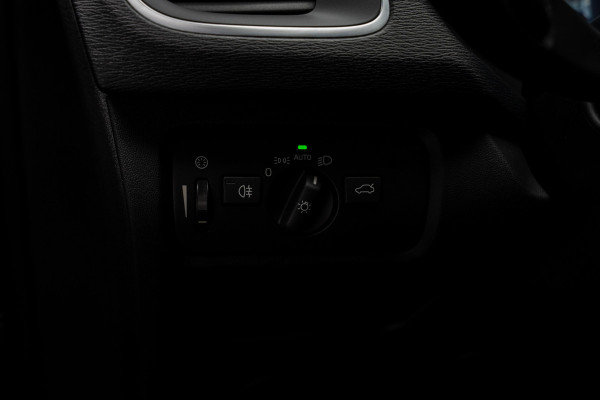 Volvo V40 Cross Country 1.5 T3 Leer Panodak Harman K. Camera Navi PDC Stoelverwarming Climate C. Cruise C. LM velgen
