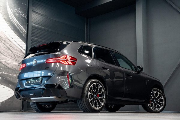 BMW X3 30e xDrive *M-Sport Pro / Panorama / Stoelventilatie / Harman-Kardon / Surround-View / Keyless-Entry*