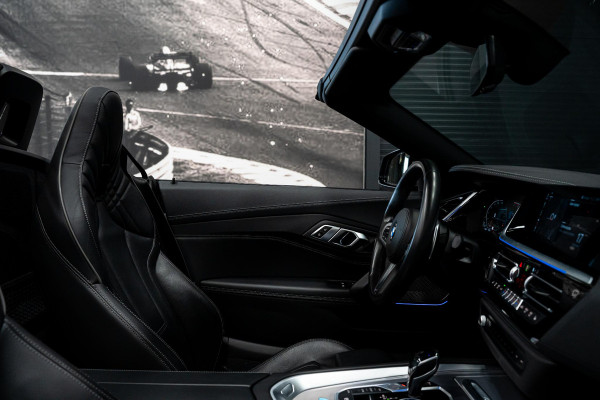 BMW Z4 Roadster sDrive30i High Executive *M-Sport / Harman-Kardon / HUD / Aerodynamica-Pakket / M-Sportstoelen / Sport-chassis*