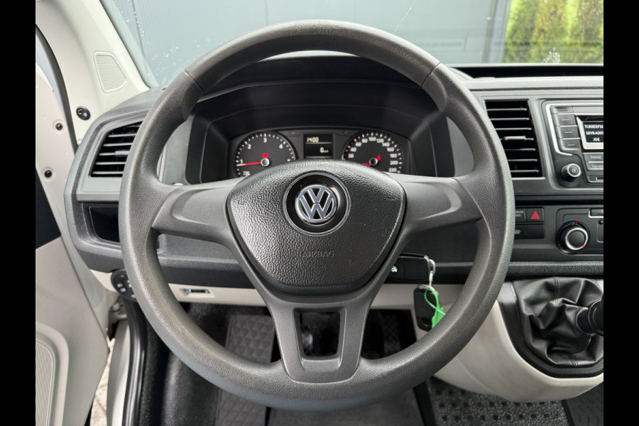 Volkswagen Transporter 2.0 TDI / L2H1 / DUBBELE CABINE / TREKHAAK / 1e EIG. / CRUISE / AIRCO / ISOFIX