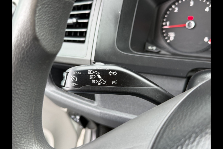 Volkswagen Transporter 2.0 TDI / L2H1 / DUBBELE CABINE / TREKHAAK / 1e EIG. / CRUISE / AIRCO / ISOFIX