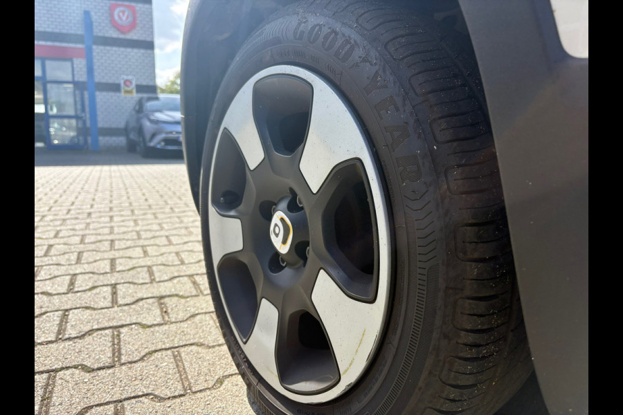 Fiat Panda 1.0 Hybrid Pandina (BOVAG/RIJKLAARPRIJS)