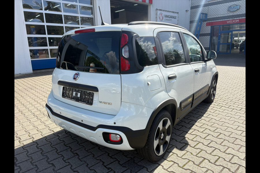 Fiat Panda 1.0 Hybrid Pandina (BOVAG/RIJKLAARPRIJS)