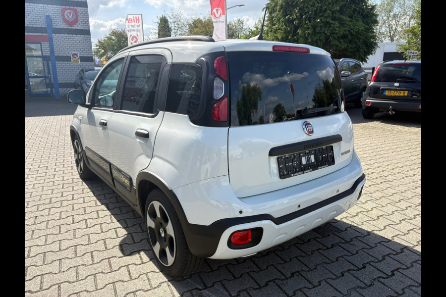 Fiat Panda 1.0 Hybrid Pandina (BOVAG/RIJKLAARPRIJS)