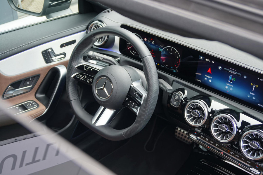 Mercedes-Benz CLA-Klasse Shooting Brake AMG Facelift *INCL. BTW* + BURMESTER / HEAD-UP / PANO / 360 CAMERA / MEMORY