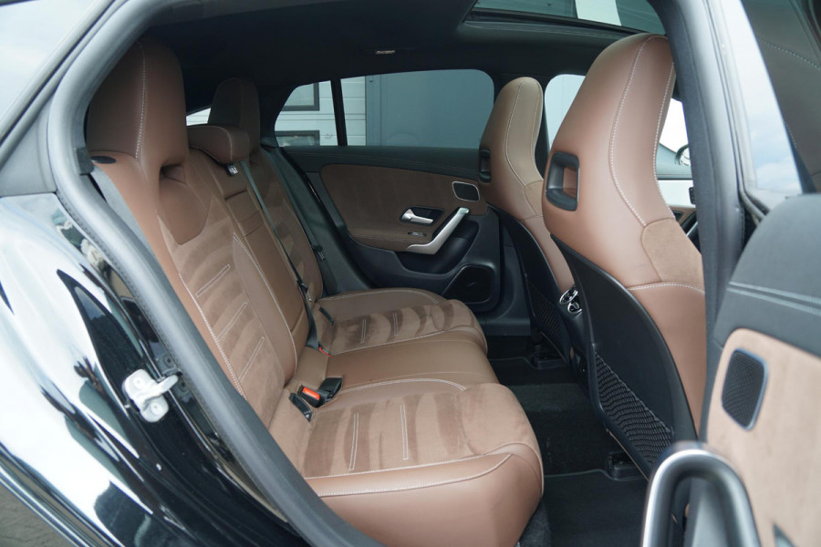 Mercedes-Benz CLA-Klasse Shooting Brake AMG Facelift *INCL. BTW* + BURMESTER / HEAD-UP / PANO / 360 CAMERA / MEMORY