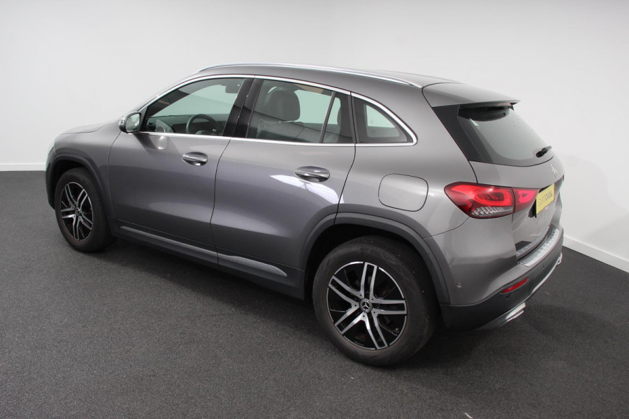 Mercedes-Benz GLA 200 Progressive Automaat Navigatie Climate control Cruise Control LED Elektrische Achterklep Lichtmetalen Velgen Camera