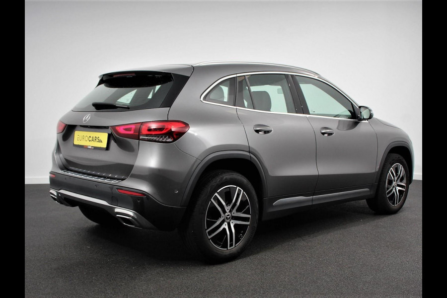 Mercedes-Benz GLA 200 Progressive Automaat Navigatie Climate control Cruise Control LED Elektrische Achterklep Lichtmetalen Velgen Camera