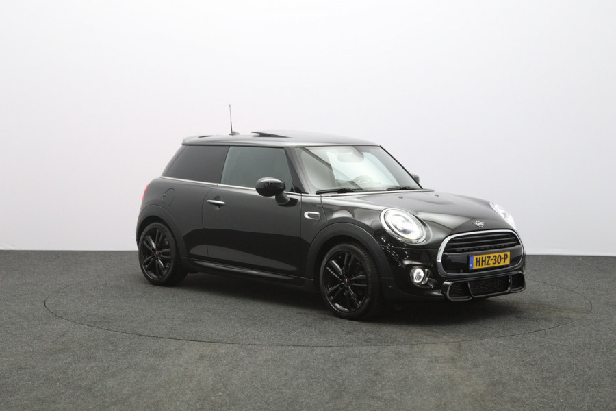 MINI 3-deurs 1.5 Cooper 136 PK Automaat John Cooper Works, Panoramadak, Stoelverwarming, Cruise Control