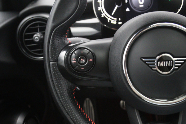 MINI 3-deurs 1.5 Cooper 136 PK Automaat John Cooper Works, Panoramadak, Stoelverwarming, Cruise Control