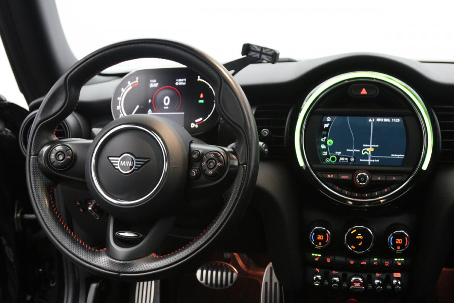 MINI 3-deurs 1.5 Cooper 136 PK Automaat John Cooper Works, Panoramadak, Stoelverwarming, Cruise Control