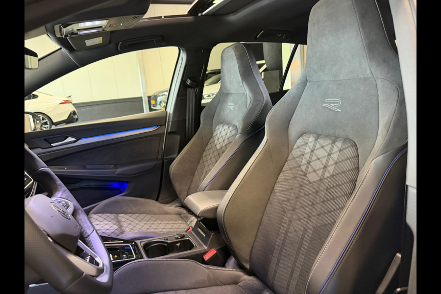 Volkswagen Golf 8.5 1.5 eTSI R-Line Facelift Panorama IQ-light Camera