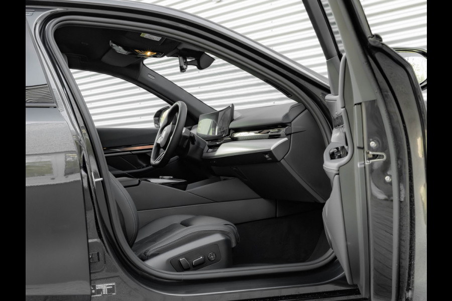BMW i5 eDrive40 - M-Sport - Active Cruise Control - Harman Kardon