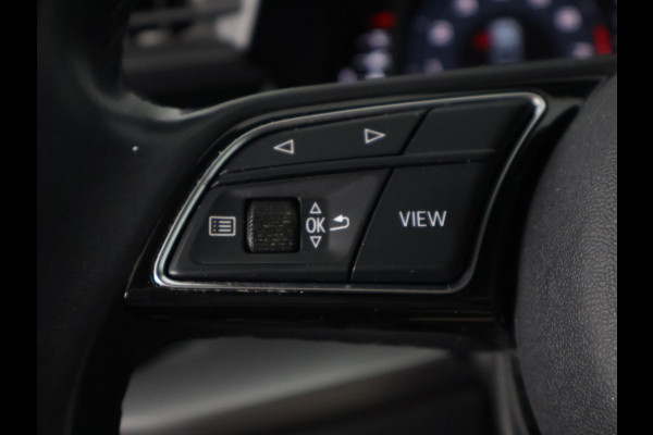 Audi A3 Limousine 30 TFSI Advanced Black Edition | 1e eigenaar | Navigatie | Parkeersensoren | Privacy Glass |
